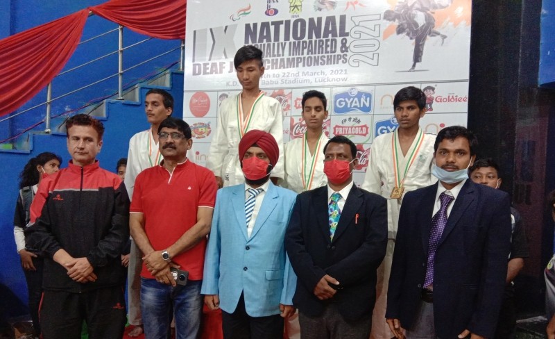 Gold medal winner Odimongba from Nagaland with other winners of the Junior (45kgs) category at the 9th Blind and Deaf Judo Championships 2021 being held at Lucknow.